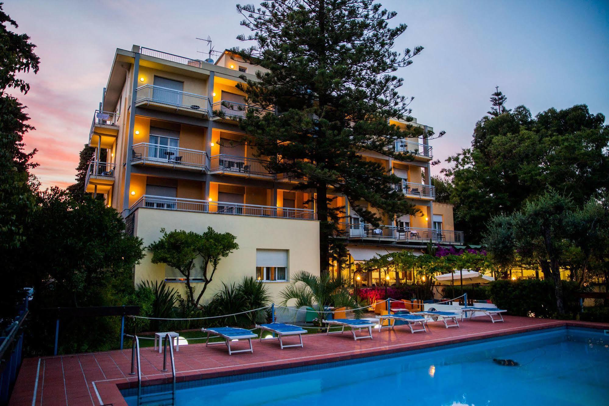 Hotel Eden Park Diano Marina Eksteriør billede