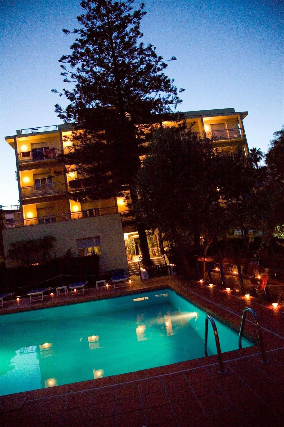 Hotel Eden Park Diano Marina Eksteriør billede